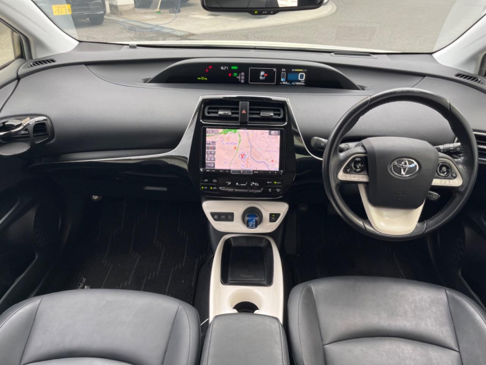 2017 Toyota Prius DAA-ZVW51 (UW-6a2785b890562)[8]