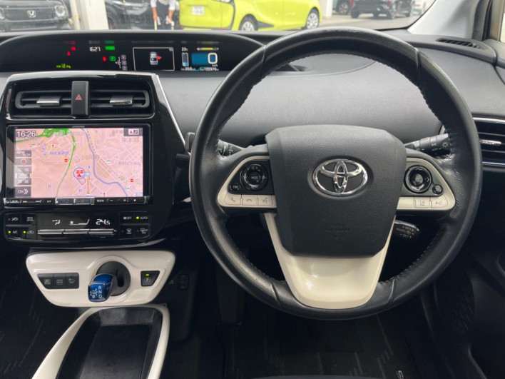 2017 Toyota Prius DAA-ZVW51 (UW-6a2785b890562)[9]