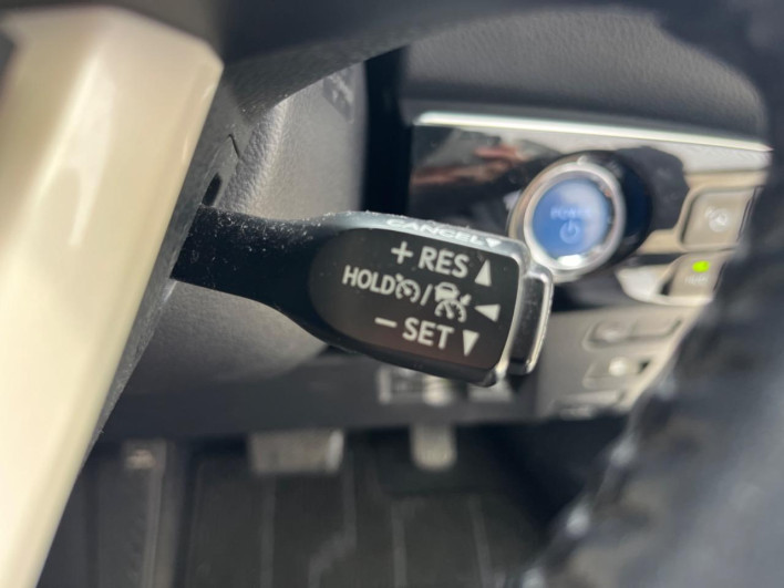 2017 Toyota Prius DAA-ZVW51 (UW-6a2785b890562)[19]