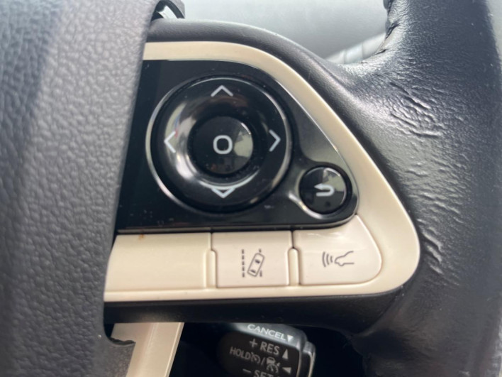 2017 Toyota Prius DAA-ZVW51 (UW-6a2785b890562)[18]
