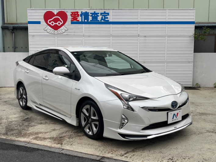 2017 Toyota Prius DAA-ZVW51 (UW-6a2785b890562)[23]
