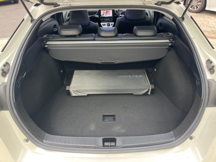 2017 Toyota Prius DAA-ZVW51 (UW-6a2785b890562)[7]