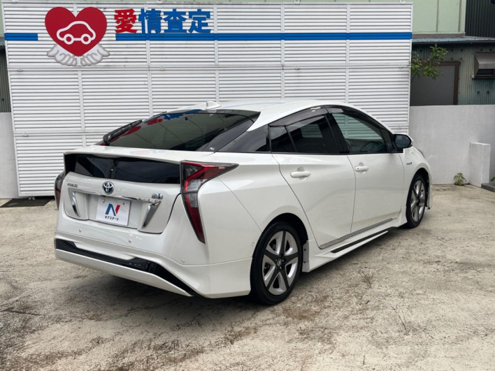 2017 Toyota Prius DAA-ZVW51 (UW-6a2785b890562)[25]