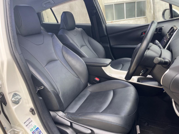 2017 Toyota Prius DAA-ZVW51 (UW-6a2785b890562)[5]