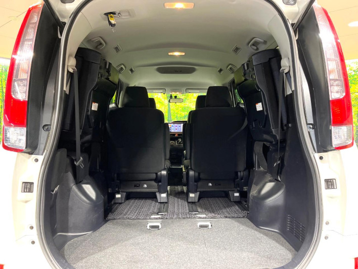 2015 Toyota Noah DAA-ZWR80G (UW-6a2785c154081)[23]