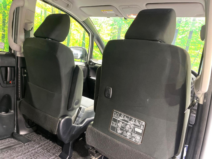 2015 Toyota Noah DAA-ZWR80G (UW-6a2785c154081)[6]