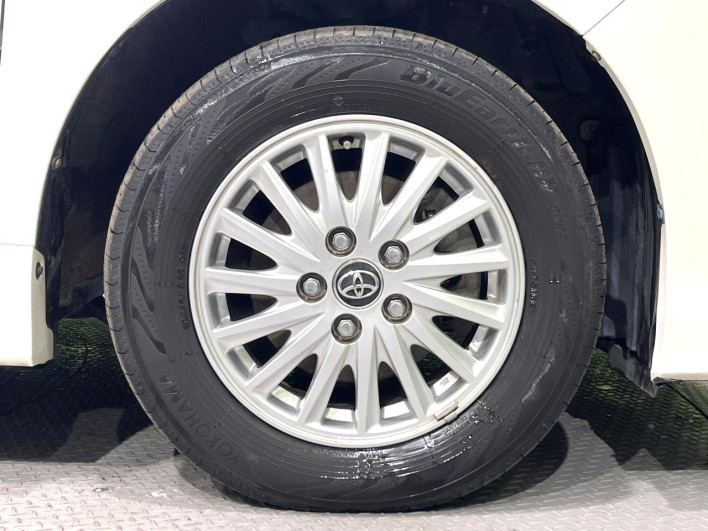2015 Toyota Noah DAA-ZWR80G (UW-6a2785c154081)[4]