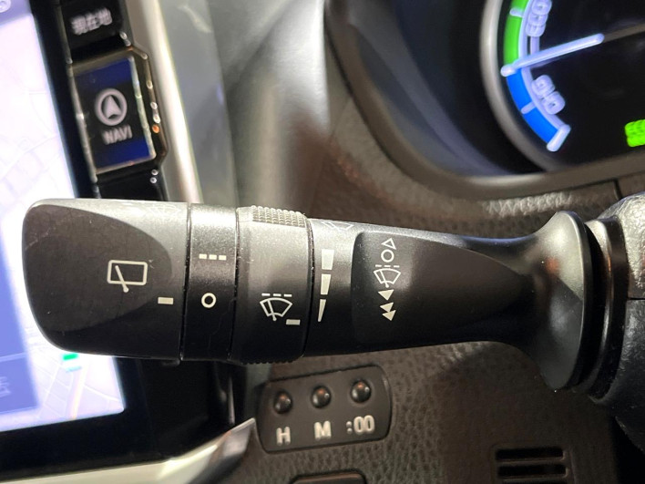 2015 Toyota Noah DAA-ZWR80G (UW-6a2785c154081)[28]