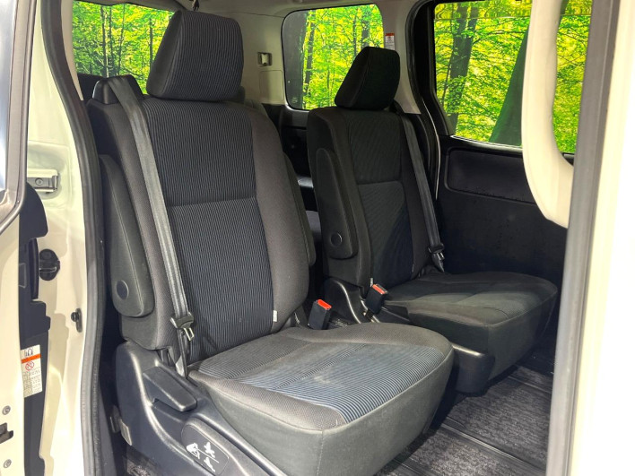2015 Toyota Noah DAA-ZWR80G (UW-6a2785c154081)[9]