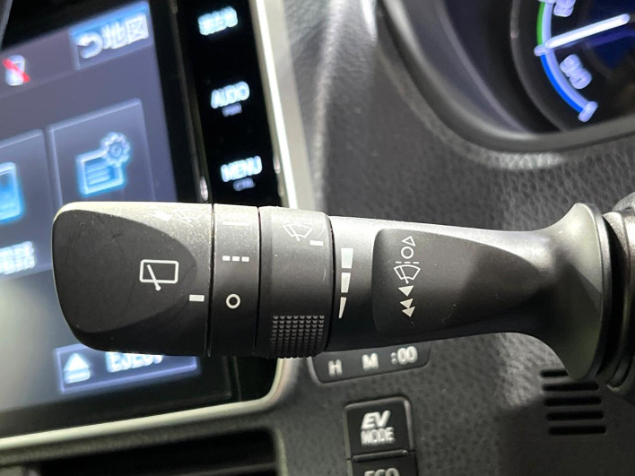 2018 Toyota Noah DAA-ZWR80W (UW-6a2785c2d9e02)[10]