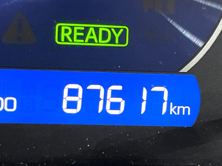 2018 Toyota Noah DAA-ZWR80W (UW-6a2785c2d9e02)[2]