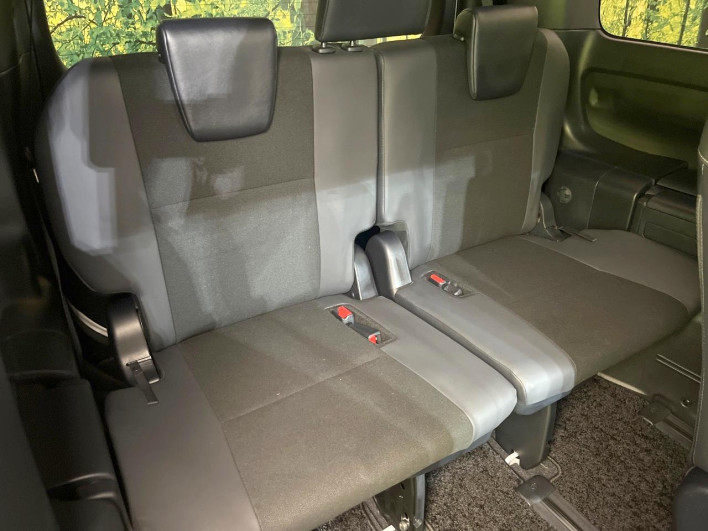 2020 Toyota Noah 6AA-ZWR80W (UW-6a2785c521889)[16]