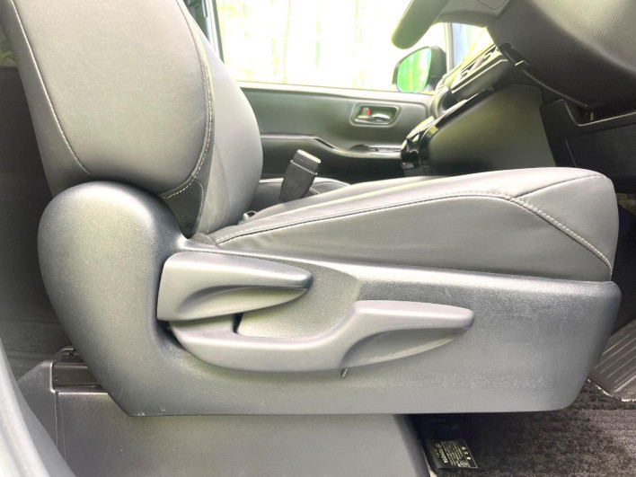 2020 Toyota Noah 6AA-ZWR80W (UW-6a2785c521889)[19]