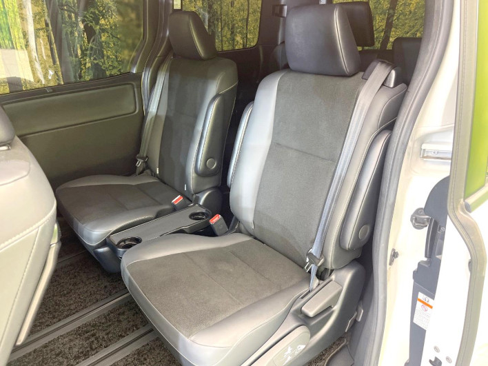 2020 Toyota Noah 6AA-ZWR80W (UW-6a2785c521889)[18]