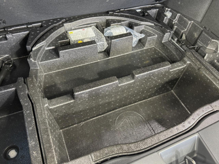 2017 Toyota C-HR DAA-ZYX10 (UW-6a2785ce7f424)[24]