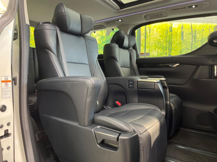 2018 Toyota Alphard DBA-AGH30W (UW-6a28d4b7060cf)[18]