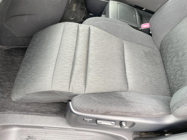 2014 Toyota Vellfire DBA-ANH20W (UW-6a28d4c818c9d)[21]