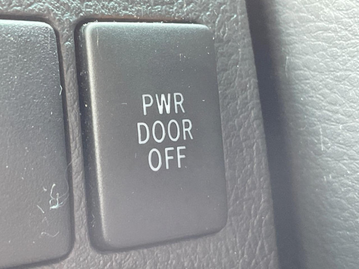 2014 Toyota Vellfire DBA-ANH20W (UW-6a28d4c818c9d)[29]
