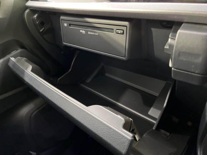 2020 Toyota Alphard Hybrid 6AA-AYH30W (UW-6a28d4d9d1bdc)[22]