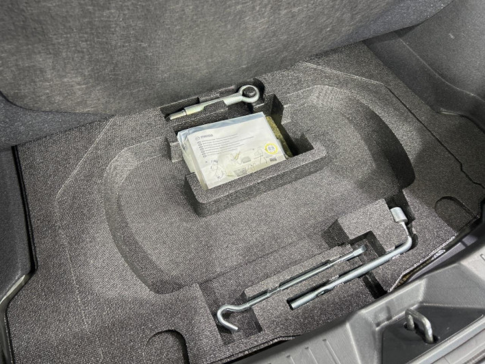 2016 Mazda Axela Sports LDA-BMLFS (UW-6a28d4fb6d08d)[20]