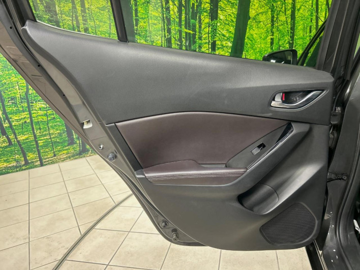 2016 Mazda Axela Sports LDA-BMLFS (UW-6a28d4fb6d08d)[26]