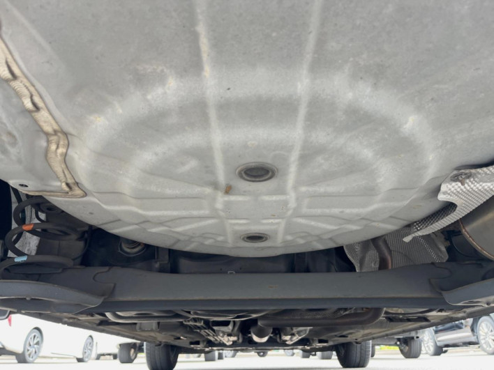 2014 Nissan Note DBA-E12 (UW-6a28d50f23a1c)[4]