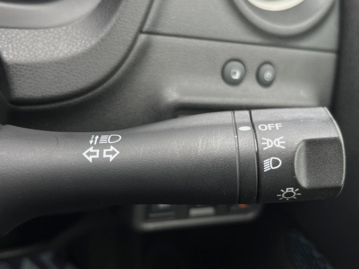 2014 Nissan Note DBA-E12 (UW-6a28d50f23a1c)[22]