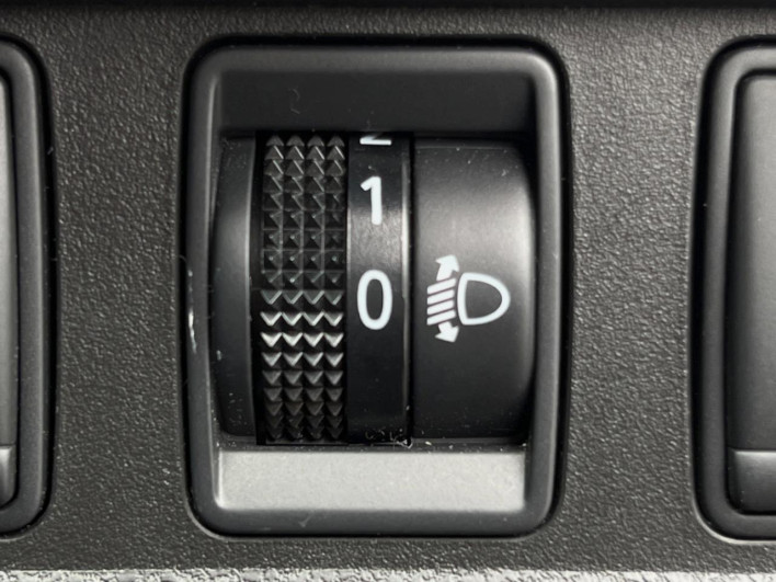 2014 Nissan Note DBA-E12 (UW-6a28d50f23a1c)[18]