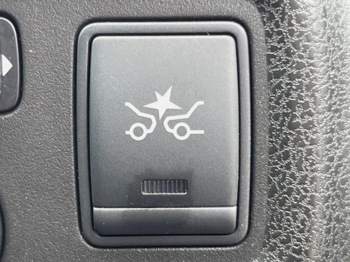 2014 Nissan Note DBA-E12 (UW-6a28d50f23a1c)[14]
