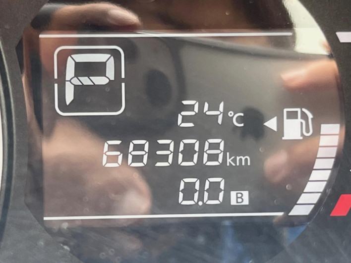 2014 Nissan Note DBA-E12 (UW-6a28d50f23a1c)[2]