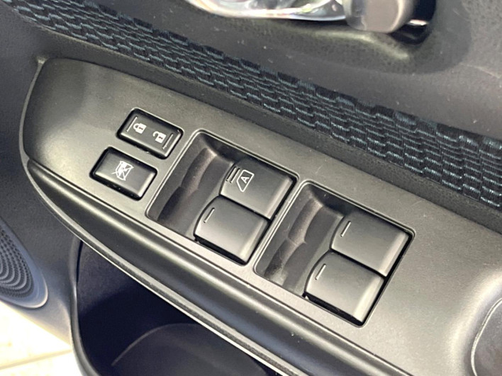 2015 Nissan Note DBA-E12 (UW-6a28d50fdd48a)[7]