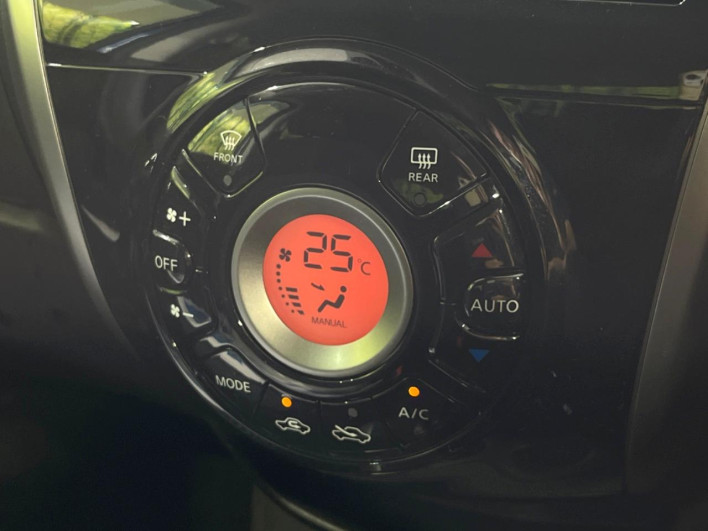 2015 Nissan Note DBA-E12 (UW-6a28d50fdd48a)[19]