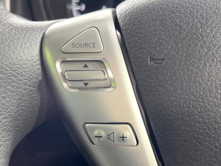 2015 Nissan Note DBA-E12 (UW-6a28d50fdd48a)[15]