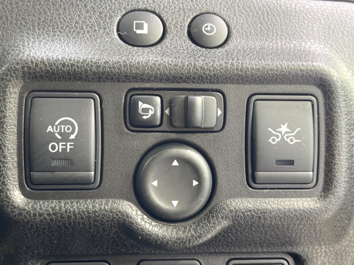 2015 Nissan Note DBA-E12 (UW-6a28d50fdd48a)[8]