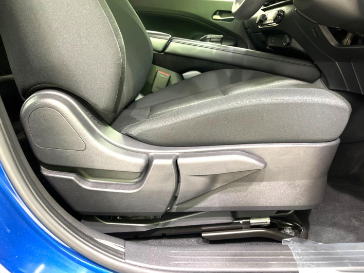 2021 Nissan Note 6AA-E13 (UW-6a28d512ad376)[12]
