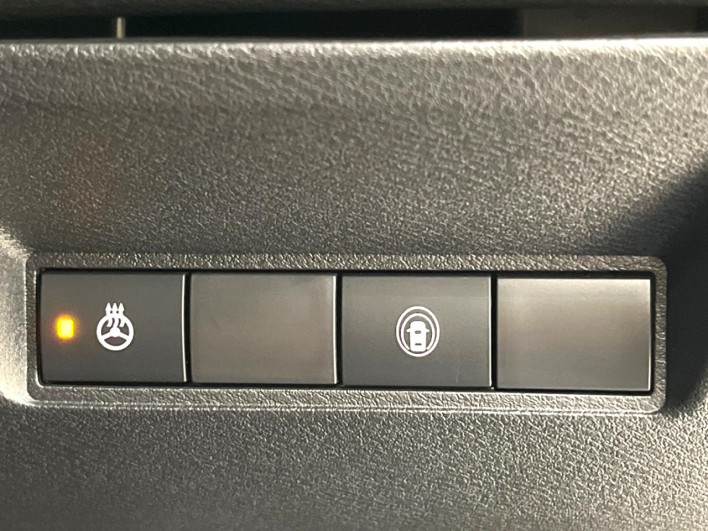 2021 Nissan Note 6AA-E13 (UW-6a28d512ad376)[8]