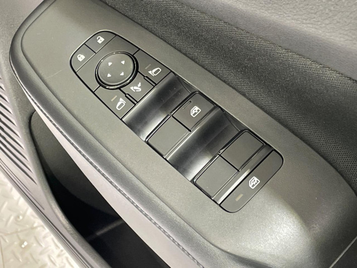 2022 Nissan Note 6AA-E13 (UW-6a28d51750205)[21]