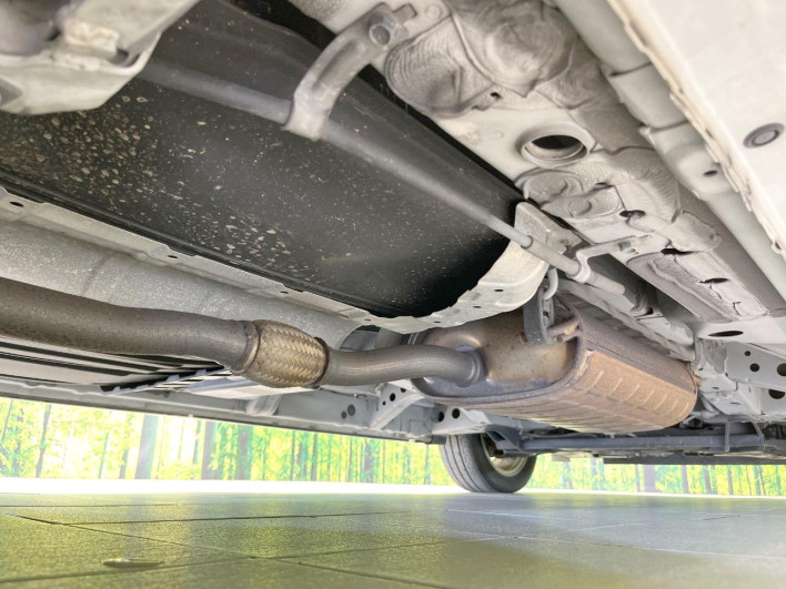 2012 Nissan Serena DBA-FC26 (UW-6a28d519f3fe7)[21]