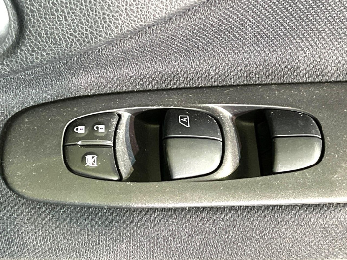 2011 Nissan Serena DBA-FNC26 (UW-6a28d52097fd4)[8]
