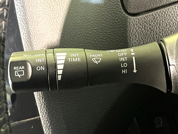 2011 Nissan Serena DBA-FNC26 (UW-6a28d52097fd4)[23]