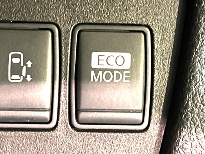 2011 Nissan Serena DBA-FNC26 (UW-6a28d52097fd4)[11]