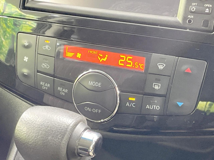 2015 Nissan Serena DBA-FNC26 (UW-6a28d520b9d95)[22]