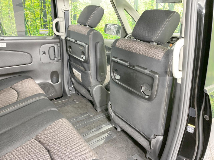 2015 Nissan Serena DBA-FNC26 (UW-6a28d520b9d95)[13]
