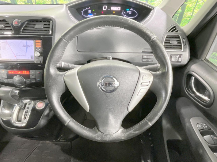 2015 Nissan Serena DBA-FNC26 (UW-6a28d520b9d95)[18]