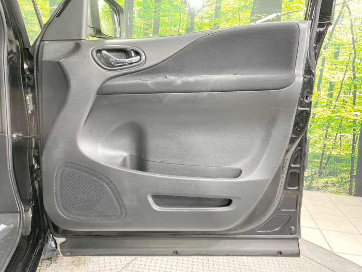 2015 Nissan Serena DBA-FNC26 (UW-6a28d520b9d95)[16]
