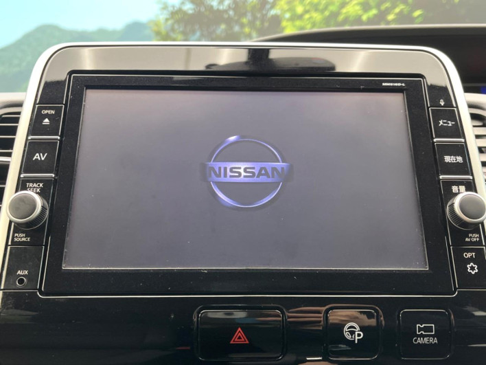 2016 Nissan Serena DAA-GC27 (UW-6a28d529b0e98)[11]