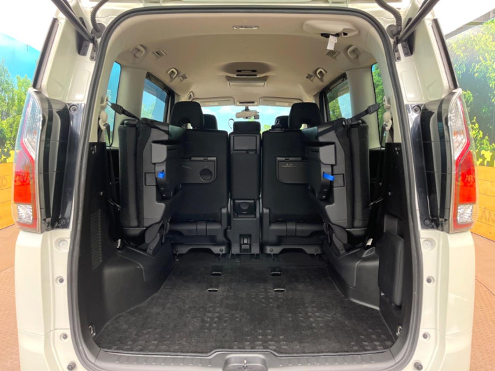 2016 Nissan Serena DAA-GC27 (UW-6a28d529b0e98)[29]