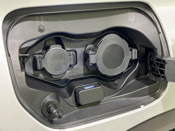 2022 Mitsubishi Eclipse Cross PHEV 5LA-GL3W (UW-6a28d53b3af73)[25]