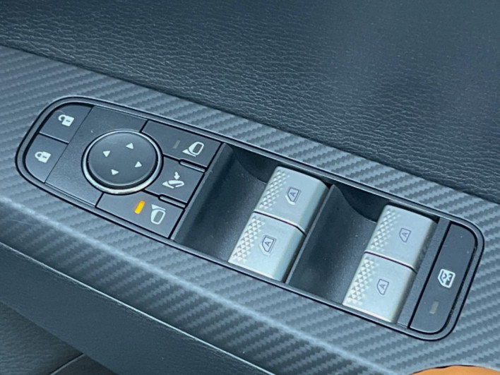 2022 Mitsubishi OUTLANDER PHEV 5LA-GN0W (UW-6a28d53c00fba)[17]