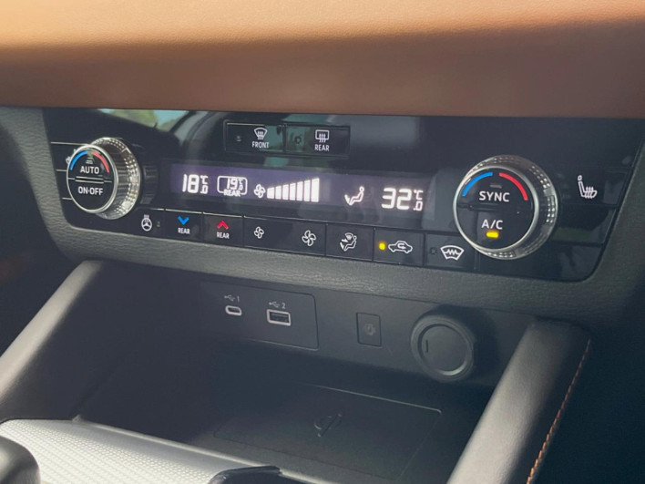 2022 Mitsubishi OUTLANDER PHEV 5LA-GN0W (UW-6a28d53c00fba)[28]